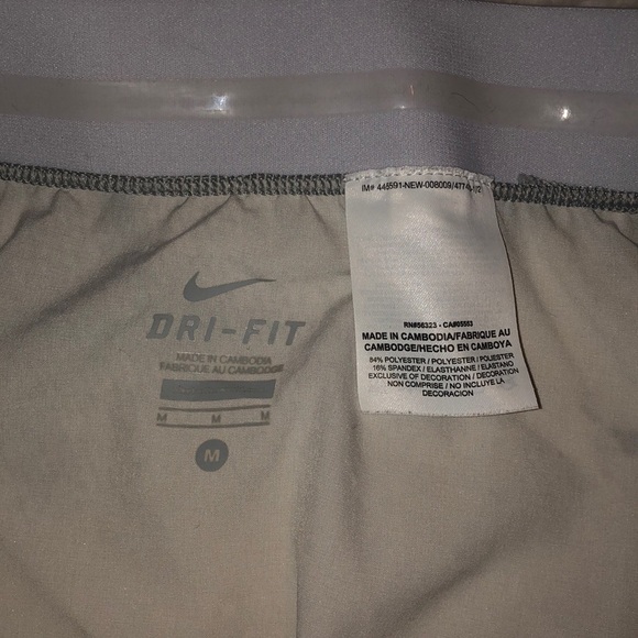 Nike Gray Skirt Cover Up Dri fit Size Med swim vacation pool running tennis - Picture 5 of 7